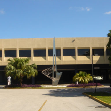 unique interventional radiology- best doctor miami- aventura-peritoneal treatment- miami-unique dialysis-Varicose Veins- Treatment Spider veins- leg pain Miami aventura-pompano-miami-dr-hughes-unique-interventional-radiology-doctors-testimonio-fibromas-uterinos-congestion syndrome- pelvic pain-PAD Peripheral Vascular- Disease arterial treatment -leg pain miami -aventura